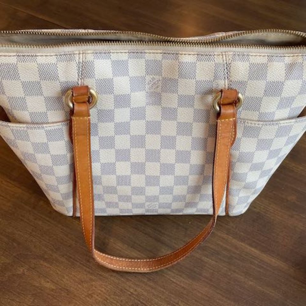 AUTHENTIC LOUIS VUITTON Damier Totally PM